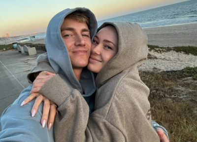 Аида Гарифуллина поздравила Алексея Воробьева с днем рождения и поделилась романтичными фото