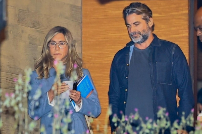 Удивил: бойфренд Дженнифер Энистон рассказал, когда начался их роман