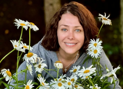 Екатерина Волкова впечатлила поклонников идеальной фигурой в нижнем белье на 52-летие